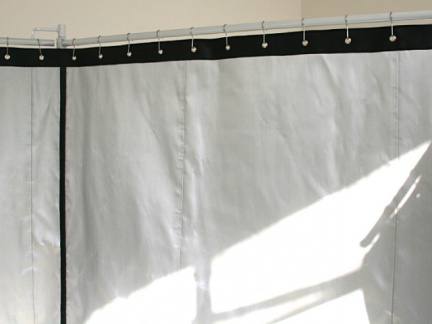 Ochranný závěs pro práci s laserem