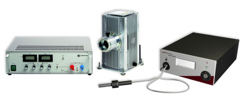 Superkontinuální laser a lampa s xenonovou výbojkou