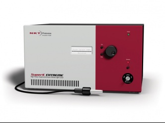 Superkontinuální lasery