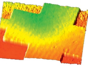 Povrch struktury zobrazený pomocí dat z integrovaného profiloměru Microwriteru ML3